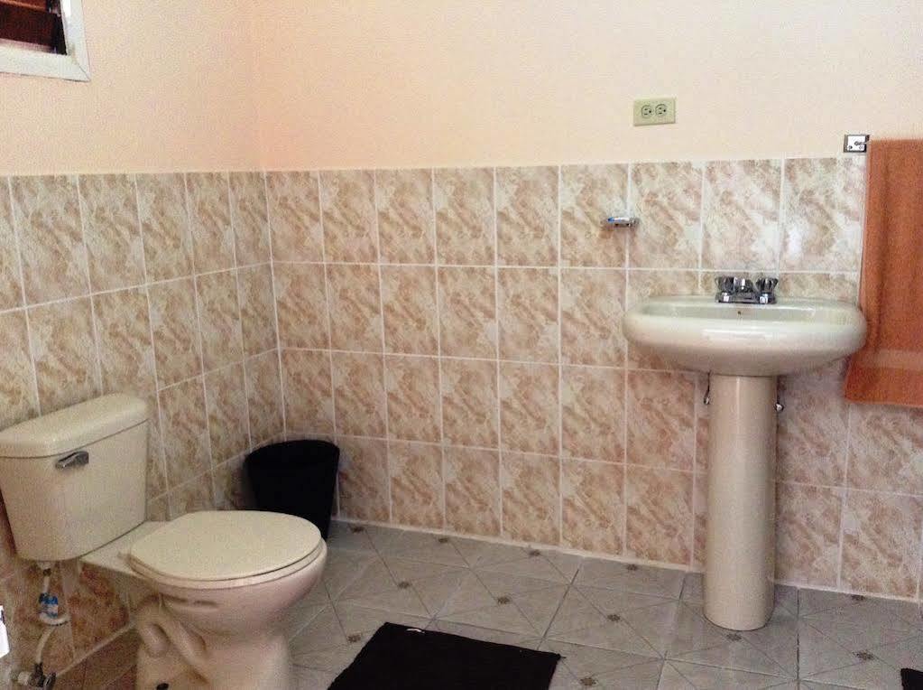 Roots Bamboo Beach Resort Негрил Екстериор снимка